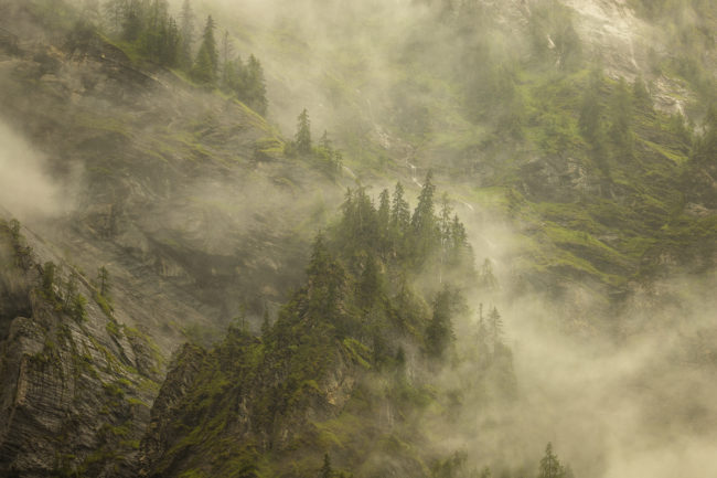 nicolas-rottiers-tirages-emergence-montagne-brume-alpes