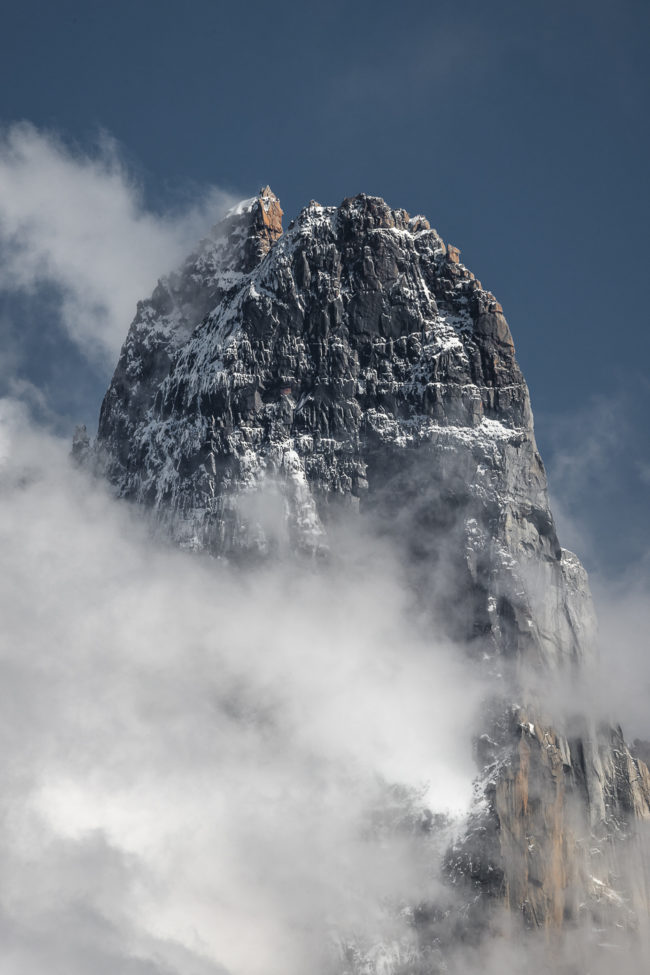 nicolas-rottiers-tirages-emergence-montagne-brume-alpes