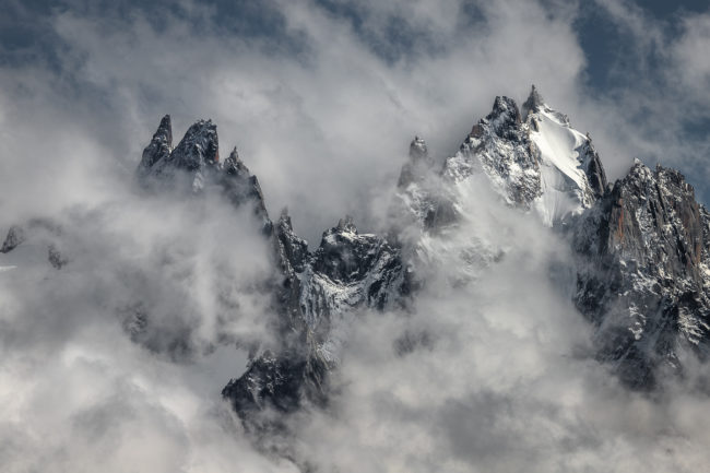 nicolas-rottiers-tirages-emergence-montagne-brume-alpes