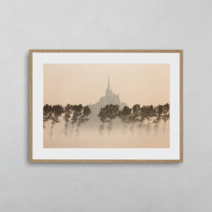 Le Mont-Saint-Michel sort de la brume
